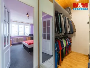 Prodej bytu 2+1, Cheb, Šeříková, 56 m2