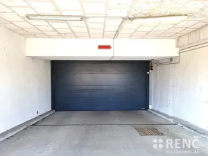 Pronájem garážového stání, Brno, Božetěchova, 14 m2
