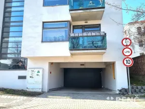 Pronájem garážového stání, Brno, Božetěchova, 14 m2