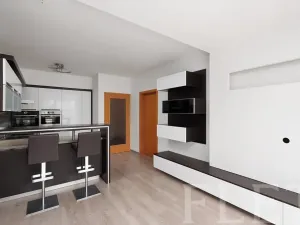 Pronájem bytu 2+kk, Praha - Vysočany, Kabešova, 53 m2