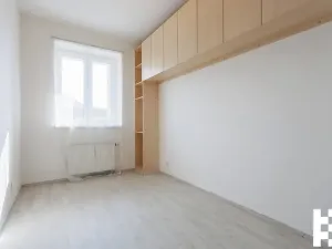 Prodej bytu 2+kk, Praha - Kyje, Pelušková, 41 m2