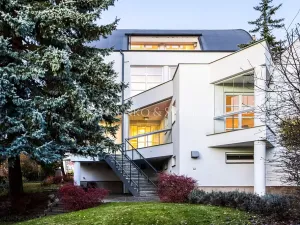 Prodej ubytování, Křižanov, Benešovo náměstí, 530 m2