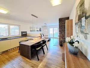 Prodej rodinného domu, Doubravy, 190 m2