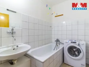 Pronájem bytu 2+1, Praha - Kobylisy, Chabařovická, 59 m2