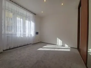 Pronájem bytu 3+1, Praha - Vinohrady, Kouřimská, 68 m2