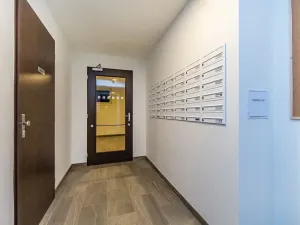 Pronájem bytu 1+kk, Praha - Horní Měcholupy, Mantovská, 36 m2