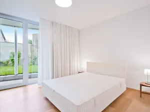 Pronájem bytu 1+kk, Praha - Smíchov, 65 m2