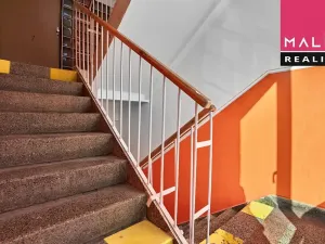 Prodej obchodního prostoru, Ostrov, Hlavní třída, 993 m2