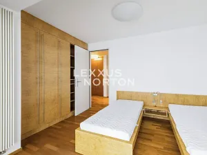 Pronájem bytu 3+1, Praha - Karlín, Šaldova, 94 m2