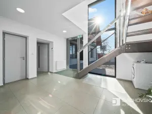 Prodej kanceláře, Pardubice, K Dolíčku, 374 m2