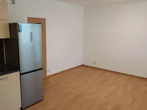 Pronájem bytu 1+kk, Pardubice, Jozefa Gabčíka, 38 m2