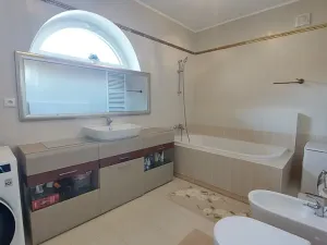 Prodej vily, Svárov, 326 m2