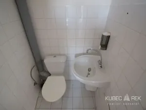 Pronájem kanceláře, Tábor, Husovo nám., 45 m2