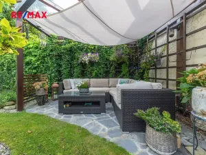 Prodej rodinného domu, Praha - Lochkov, V oudolku, 183 m2