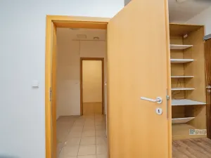 Pronájem obchodního prostoru, Praha - Hlubočepy, Hlubočepská, 104 m2