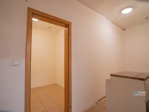 Prodej obchodního prostoru, Praha - Hlubočepy, Hlubočepská, 104 m2