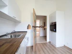 Pronájem bytu 1+1, Praha - Vršovice, Sevastopolská, 30 m2