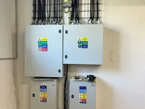 Pronájem skladu, Hajany, 900 m2