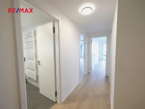 Pronájem bytu 2+kk, Praha - Hloubětín, Poděbradská, 59 m2