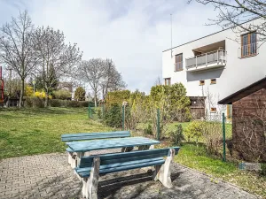 Prodej bytu 2+kk, Zbuzany, Lomená, 61 m2