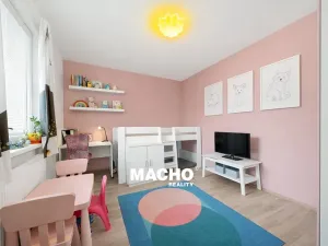 Prodej bytu 3+kk, Hostouň, U Tvrze, 70 m2