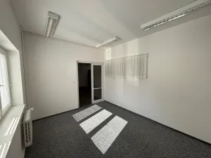 Pronájem kanceláře, Vsetín, Dolní náměstí, 194 m2