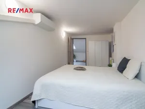 Prodej rodinného domu, Milovice, 249 m2