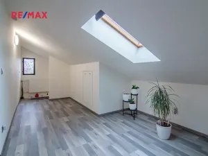 Prodej rodinného domu, Milovice, 249 m2