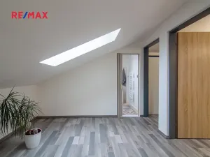 Prodej rodinného domu, Milovice, 249 m2