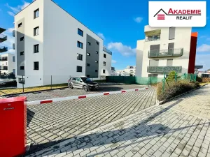 Pronájem garážového stání, Brno, Jarmily Kurandové, 14 m2