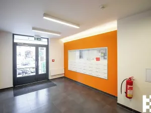 Pronájem bytu 1+kk, Praha - Modřany, Rorýsová, 38 m2