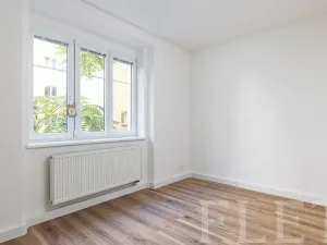 Prodej bytu 2+kk, Praha - Holešovice, U garáží, 44 m2