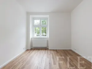 Prodej bytu 2+kk, Praha - Holešovice, Komunardů, 50 m2