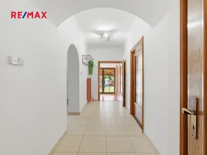 Prodej rodinného domu, Břasy, 298 m2