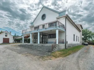 Prodej komerční nemovitosti, Klamoš, 865 m2