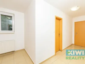 Pronájem kanceláře, Kaňovice, 90 m2