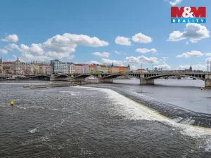 Pronájem bytu 2+kk, Praha, Janáčkovo nábřeží, 40 m2