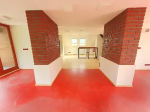 Pronájem kanceláře, Praha - Smíchov, Na Hřebenkách, 200 m2