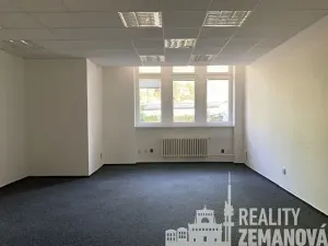 Pronájem kanceláře, Praha - Žižkov, U zásobní zahrady, 347 m2