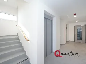 Pronájem bytu 2+kk, Praha - Vysočany, Poděbradská, 50 m2
