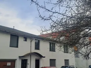 Pronájem kanceláře, Praha - Strašnice, Sečská, 263 m2