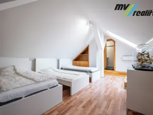 Pronájem atypického bytu, Praha - Nové Město, Malá Štěpánská, 129 m2