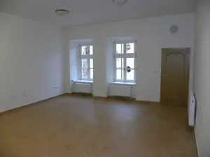 Pronájem obchodního prostoru, Jihlava, Benešova, 234 m2