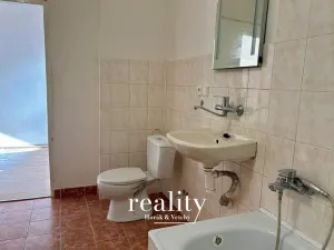 Pronájem bytu 2+1, Moravské Budějovice, nám. ČSA, 70 m2