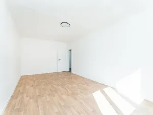 Prodej bytu 3+1, Praha - Malešice, Káranská, 76 m2