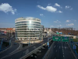 Pronájem kanceláře, Praha - Smíchov, Plzeňská, 250 m2