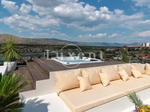 Prodej vily, Trogir, Chorvatsko, 310 m2