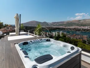 Prodej vily, Trogir, Chorvatsko, 310 m2