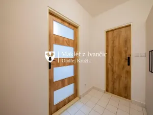 Pronájem bytu 1+kk, Dolní Kounice, Masarykovo náměstí, 35 m2