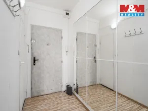 Prodej bytu 1+kk, Ústí nad Labem - Severní Terasa, Glennova, 19 m2